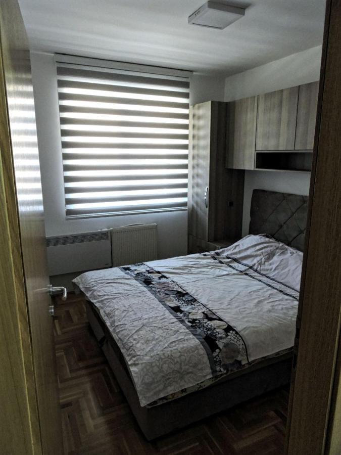 Apartamento Apartman Lux S&V 1 Lukavica Istocno Sarajevo Hilandarska Centar Exterior foto