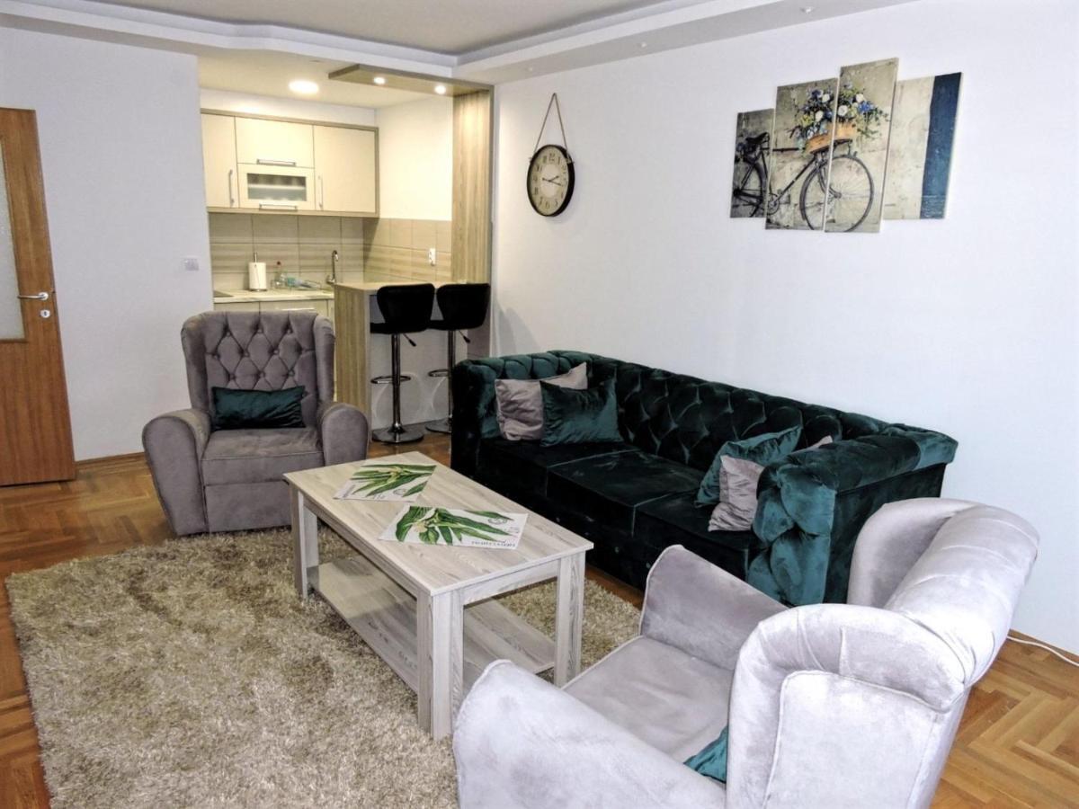 Apartamento Apartman Lux S&V 1 Lukavica Istocno Sarajevo Hilandarska Centar Exterior foto