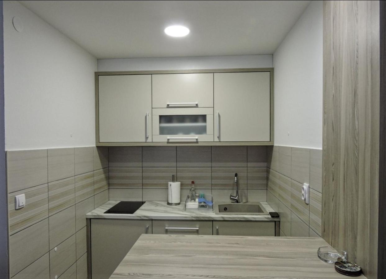 Apartamento Apartman Lux S&V 1 Lukavica Istocno Sarajevo Hilandarska Centar Exterior foto